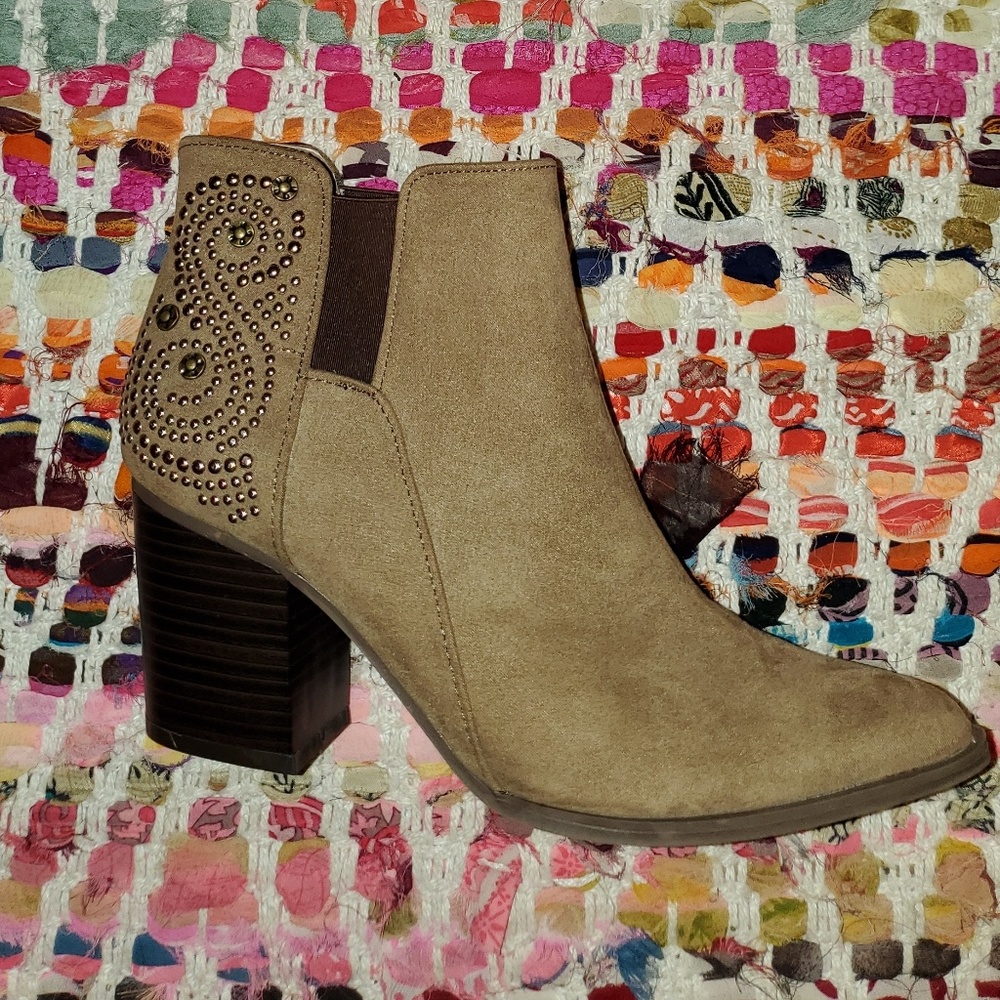 ☆3/$20☆ Qupid Brown Suede Booties - Modcloth